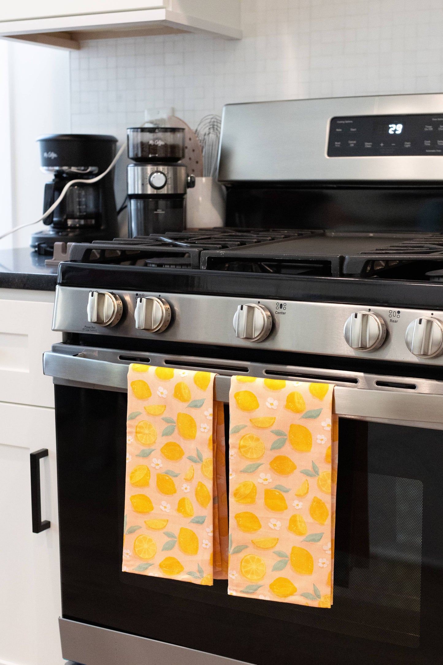 Pack of 2 Painted Lemons Tea Towels
