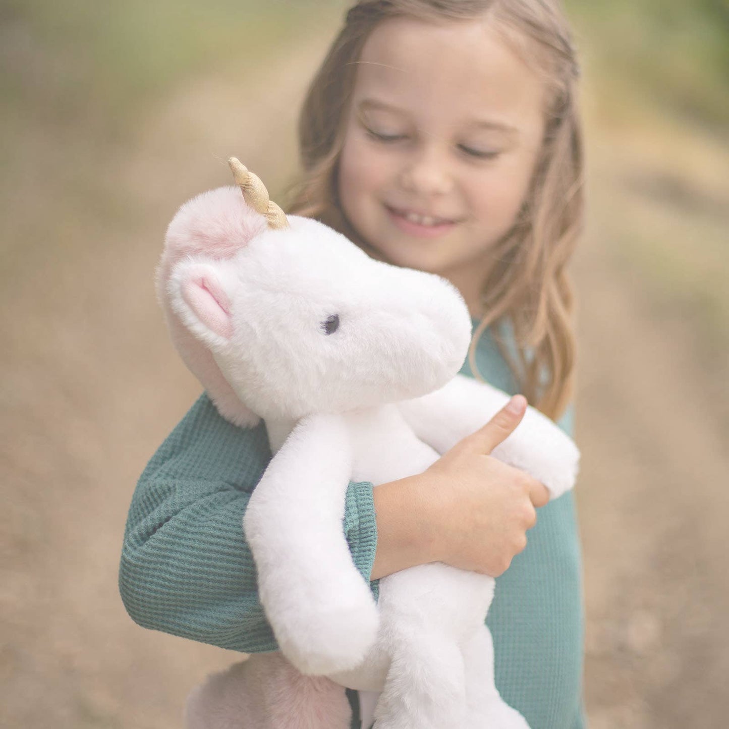 WS Lushee 16 in - Unity White Unicorn